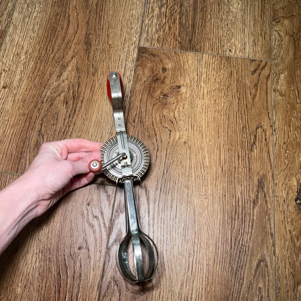 Vintage Taplin Mfg Co Hand Crank Egg Beater Red Wood Handle‎ Manual Mixer USA